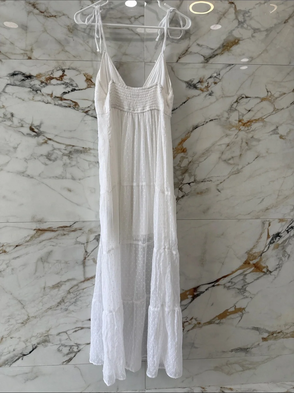 Abercrombie & Fitch lightweight white